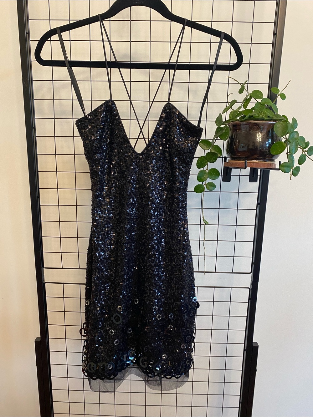Bebe Black Sequin Strappy V-Neck Cocktail mini Dress size 0